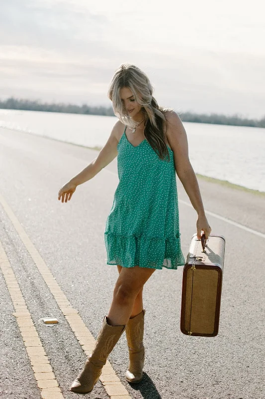 Mini dresses with gathered skirts for a voluminous effect Kelly Green Cross Back Mini Dress Mini dresses with gathered skirts for a voluminous effect Kelly Green Cross Back Mini Dress