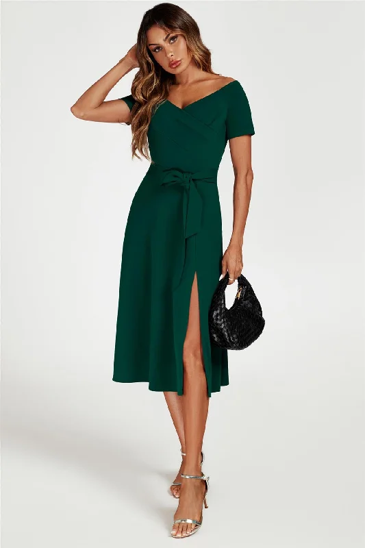 Midi dresses with empire waists for a flattering maternity option Bardot-Midikleid in Grün Midi dresses with empire waists for a flattering maternity option Bardot-Midikleid in Grün