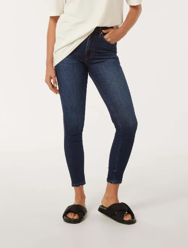 Mom jeans for a nostalgic and casual lookAshley Mid-Rise Skinny Jeans