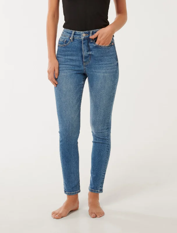 Plus - size women jeans for a comfortable and stylish fitBella Skinny Jeans