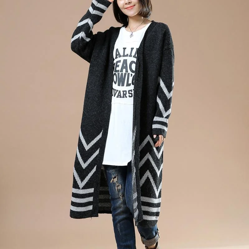 floral print women cardigan for a feminine touchNew oversized long knit sweaters cardigans in black floral print women cardigan for a feminine touchNew oversized long knit sweaters cardigans in black