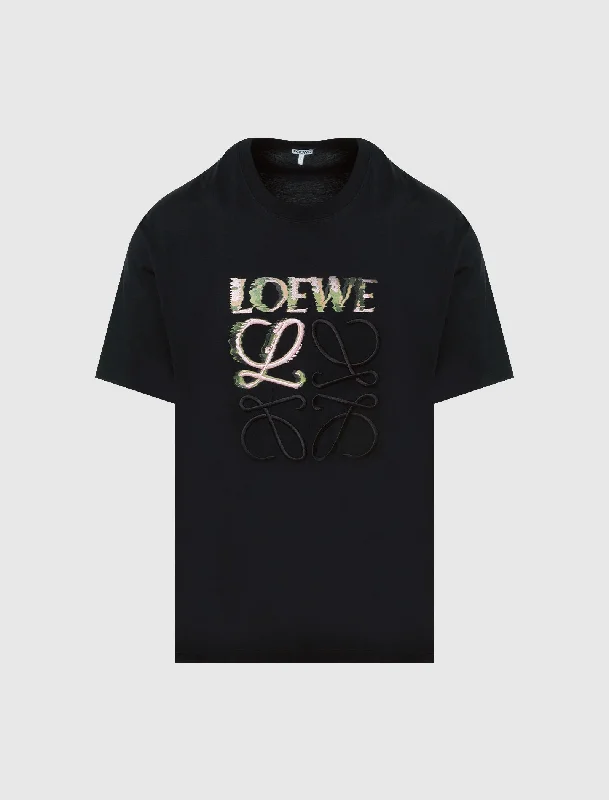 Pocketed Women T Shirt for Added FunctionalityRELAXED-FIT T-SHIRT