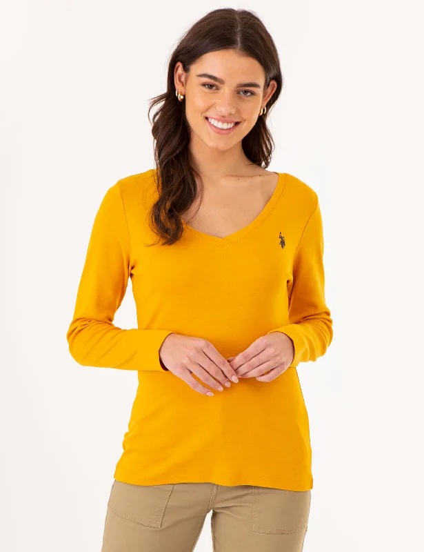 Crew Neck Women T Shirt with a Timeless DesignLONG SLEEVE V-NECK T-SHIRT
