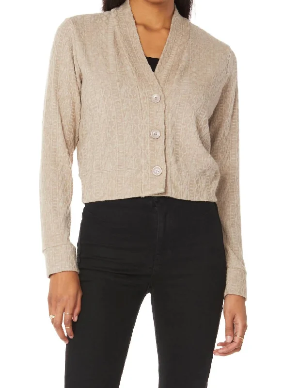 boyfriend style women cardigan for a relaxed fitShort Cardigan In Oatmeal