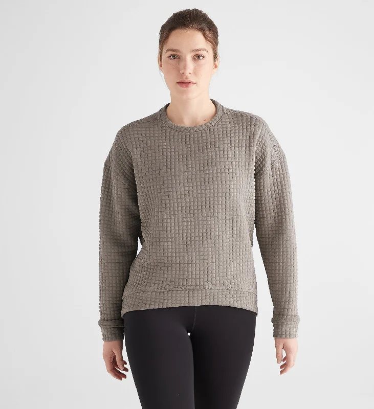 Pocketed Women T Shirt for Added FunctionalityWomen's Quilted Crew Pullover