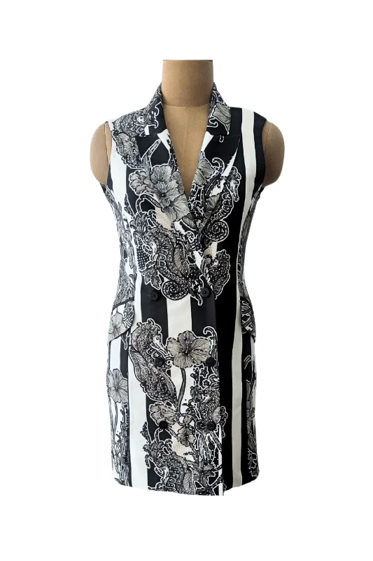 Women's Notched Lapel Blazers in Beige for a Timeless OutfitBlack White Seahorse Blazer Dress Women's Notched Lapel Blazers in Beige for a Timeless OutfitBlack White Seahorse Blazer Dress