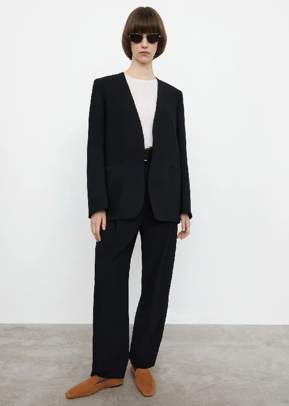 Women's Notched Lapel Blazers in Beige for a Timeless OutfitDouble vent blazer black Women's Notched Lapel Blazers in Beige for a Timeless OutfitDouble vent blazer black
