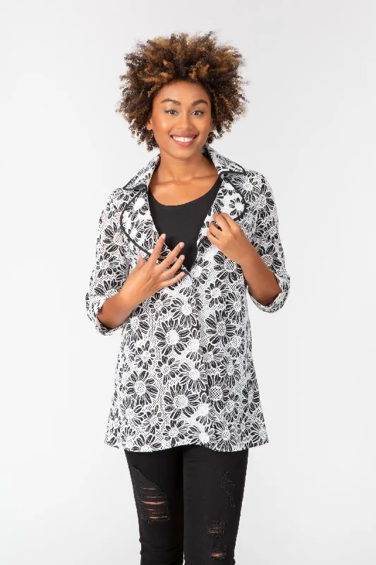 Oversized Women's Checkered Blazers in Black and White for a Trendy StyleFloral Lace Jacket