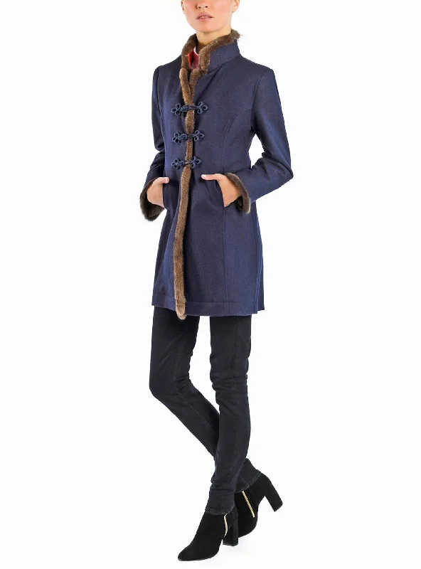 Women's Longline Linen Blazers in Pastel Colors for Summer EventsLong blazer from Italian cashmere-knit in navy Women's Longline Linen Blazers in Pastel Colors for Summer EventsLong blazer from Italian cashmere-knit in navy