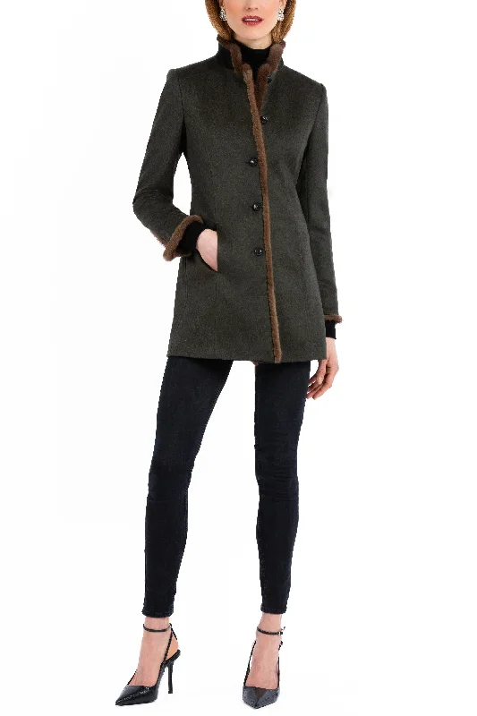 Oversized Women's Checkered Blazers in Black and White for a Trendy StyleLong blazer in dark-green combed cashmere with chestnut mink trim Oversized Women's Checkered Blazers in Black and White for a Trendy StyleLong blazer in dark-green combed cashmere with chestnut mink trim