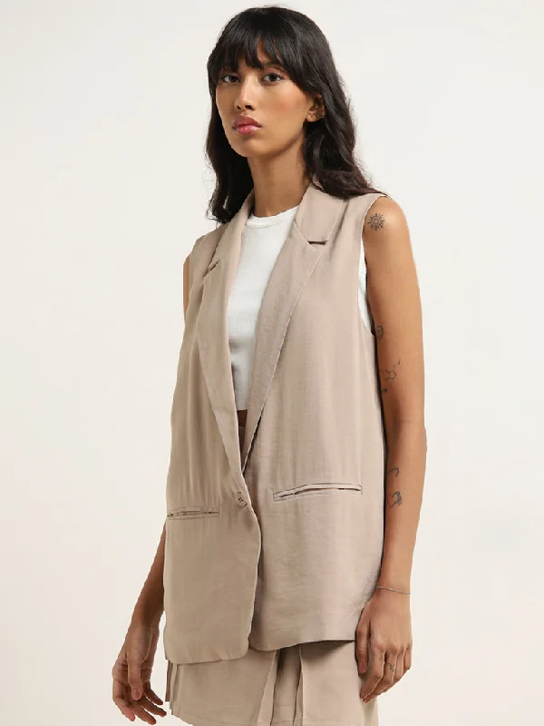 Women's Peplum Blazers in Emerald Green for a Stylish Work AttireNuon Beige Long-Line Blazers Women's Peplum Blazers in Emerald Green for a Stylish Work AttireNuon Beige Long-Line Blazers