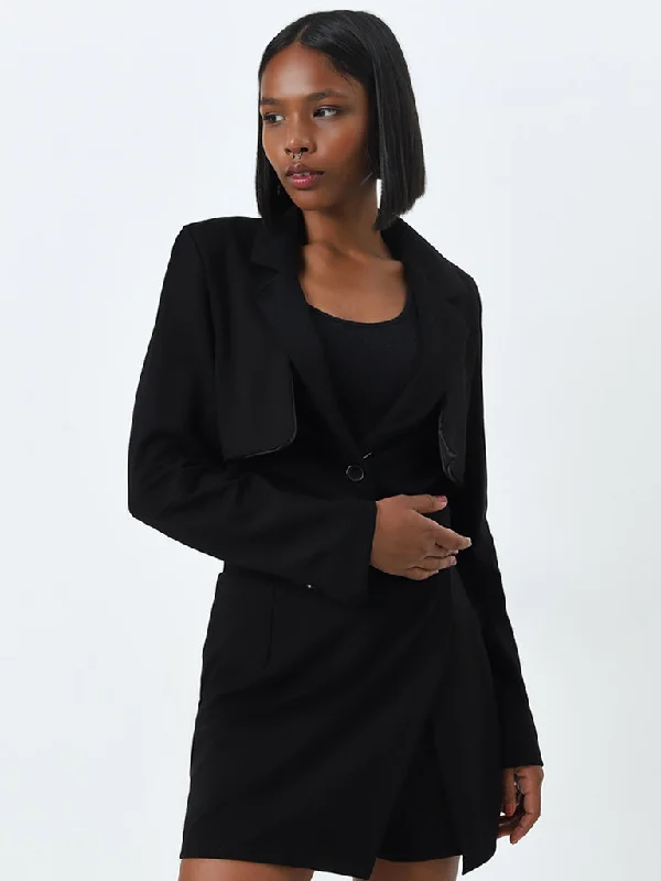 Double - Breasted Women's Leather Blazers in Taupe for an Edgy LookNuon Black Blazer-Style Cropped Jacket Double - Breasted Women's Leather Blazers in Taupe for an Edgy LookNuon Black Blazer-Style Cropped Jacket