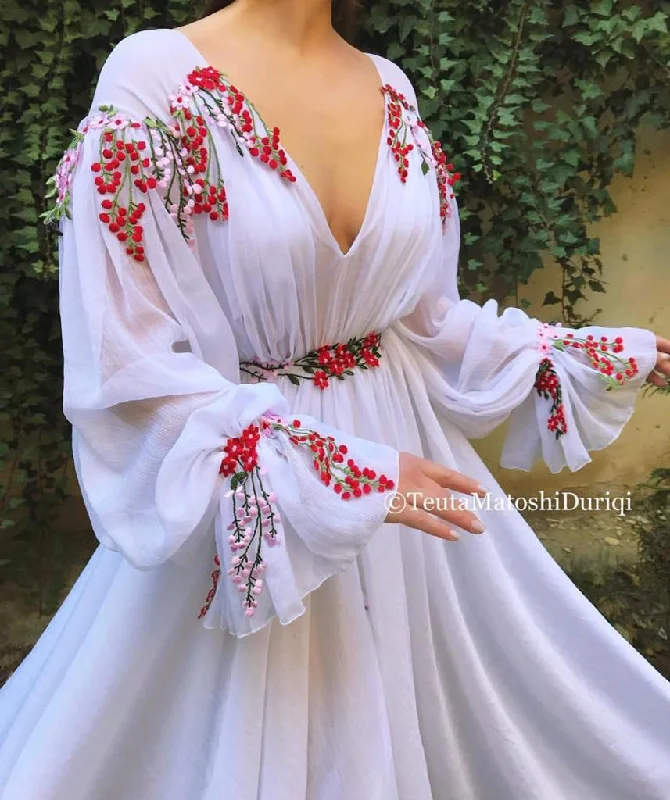Midi dresses with button - front designs for a classic touchAranthera Lassie Gown