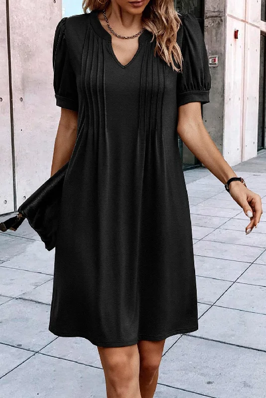 Midi dresses with pleated skirts for a timeless and elegant appealPleated Notched Neck Shift Dress Midi dresses with pleated skirts for a timeless and elegant appealPleated Notched Neck Shift Dress