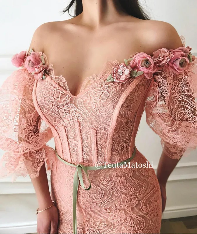 Midi dresses with one - shoulder designs for a modern and asymmetric styleBloomsbury Babe Dress Midi dresses with one - shoulder designs for a modern and asymmetric styleBloomsbury Babe Dress