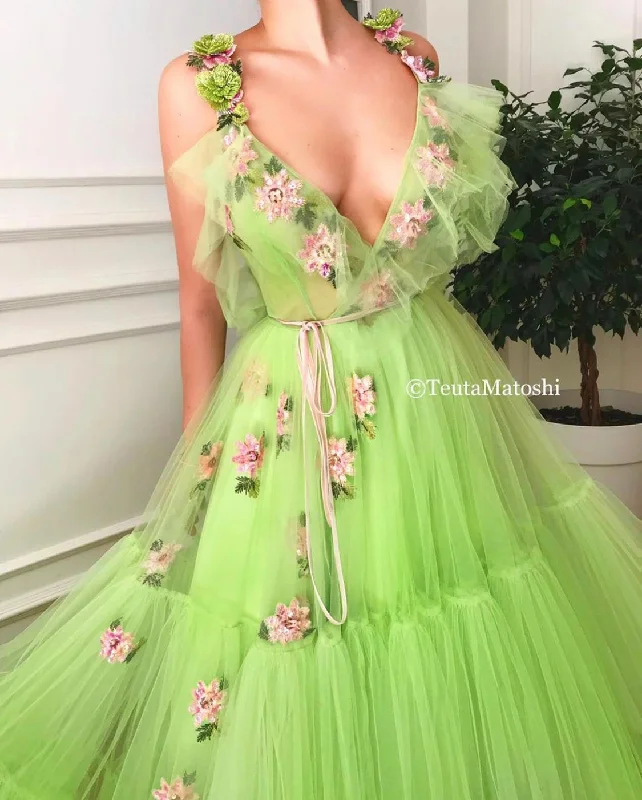Midi dresses with satin - finish fabrics for a luxurious feelFloral Spring Overlay Gown Midi dresses with satin - finish fabrics for a luxurious feelFloral Spring Overlay Gown