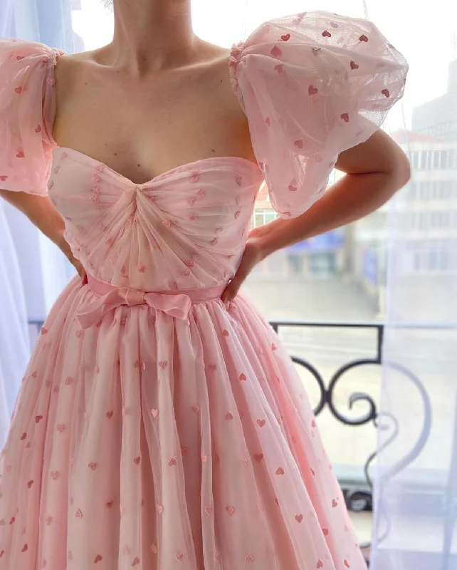Midi dresses with keyhole backs for a flirty and unexpected detailMelita Hearty Gown Midi dresses with keyhole backs for a flirty and unexpected detailMelita Hearty Gown