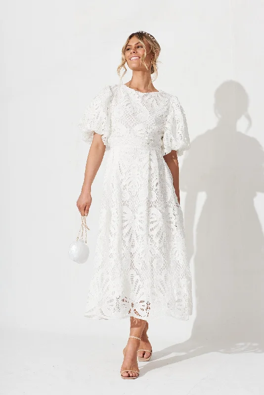 Maxi dresses with an empire waist for a flattering fit on all body typesTillie Lace Maxi Dress In White Maxi dresses with an empire waist for a flattering fit on all body typesTillie Lace Maxi Dress In White