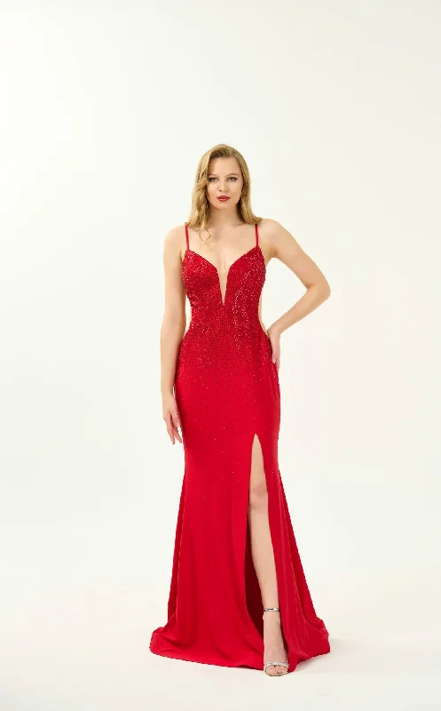 Prom dresses with keyhole backs and rhinestone - studded straps for a flirty lookGygess G2411042 Dress Prom dresses with keyhole backs and rhinestone - studded straps for a flirty lookGygess G2411042 Dress