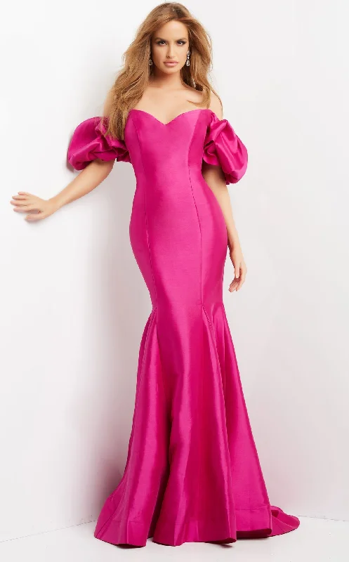 Formal dresses with halter necks and lace - up backs for a stylish promJovani 09031CL Dress Formal dresses with halter necks and lace - up backs for a stylish promJovani 09031CL Dress
