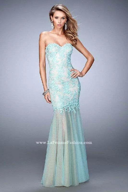 Formal dresses with side - slit pockets and beaded accents for a practical and stylish formal eventLa Femme 21604 - Strapless Applique Prom Dress