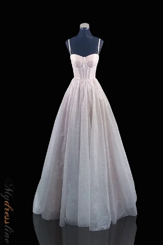 Long - train formal dresses in chiffon for a dramatic prom entrancePortia & Scarlett PS21027 Long - train formal dresses in chiffon for a dramatic prom entrancePortia & Scarlett PS21027