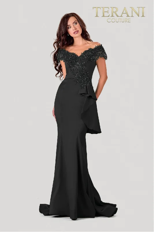 Prom dresses with side - slit skirts and beaded fringes for a glamorous appearanceTerani Couture 2111M5255 Prom dresses with side - slit skirts and beaded fringes for a glamorous appearanceTerani Couture 2111M5255