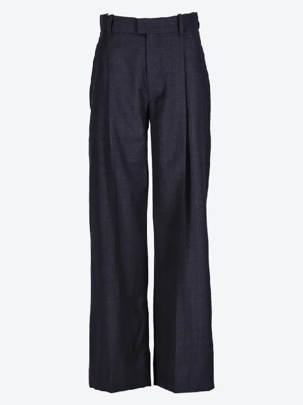 Cargo Women Shorts with Multiple Pockets for FunctionalityRomina wool pants