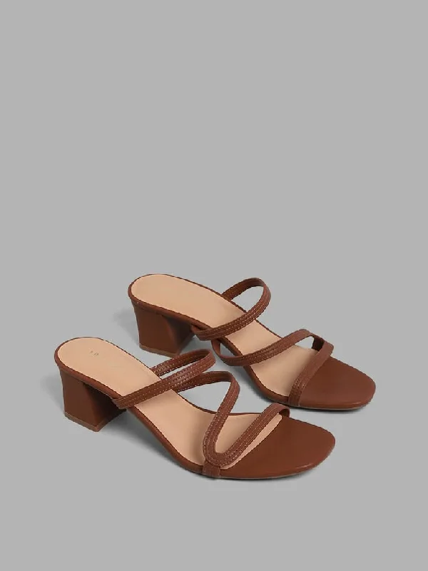 Embroidered Women Shorts with Intricate DesignsLUNA BLU Brown Strappy Block Heel Sandals Embroidered Women Shorts with Intricate DesignsLUNA BLU Brown Strappy Block Heel Sandals