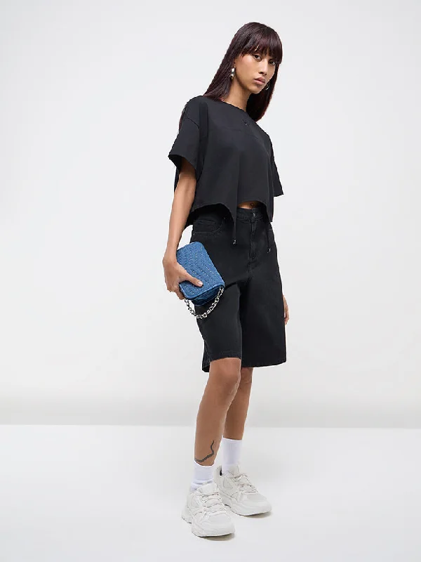 Patterned Geometric Women Shorts for a Modern AppealNuon Black Solid High-Rise Denim Shorts Patterned Geometric Women Shorts for a Modern AppealNuon Black Solid High-Rise Denim Shorts