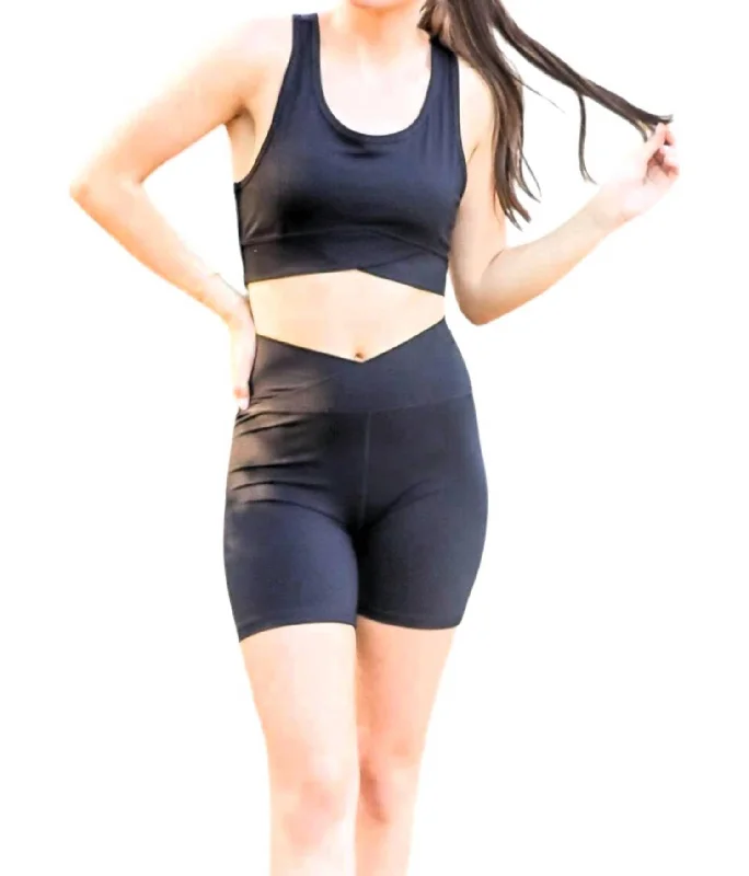 Cargo Women Shorts with Multiple Pockets for FunctionalityRacerback Longline Set In Black Cargo Women Shorts with Multiple Pockets for FunctionalityRacerback Longline Set In Black