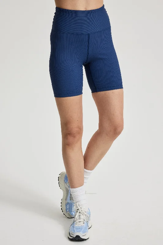 Cargo Women Shorts with Multiple Pockets for FunctionalityRibbed 6" Biker Short