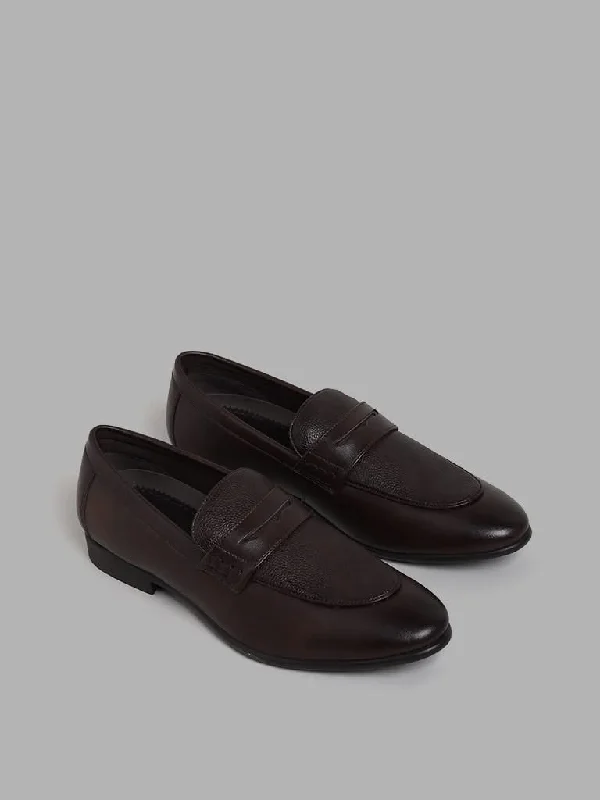 Belted Women Shorts to Enhance the WaistlineSOLEPLAY Brown Saddle Detail Loafers