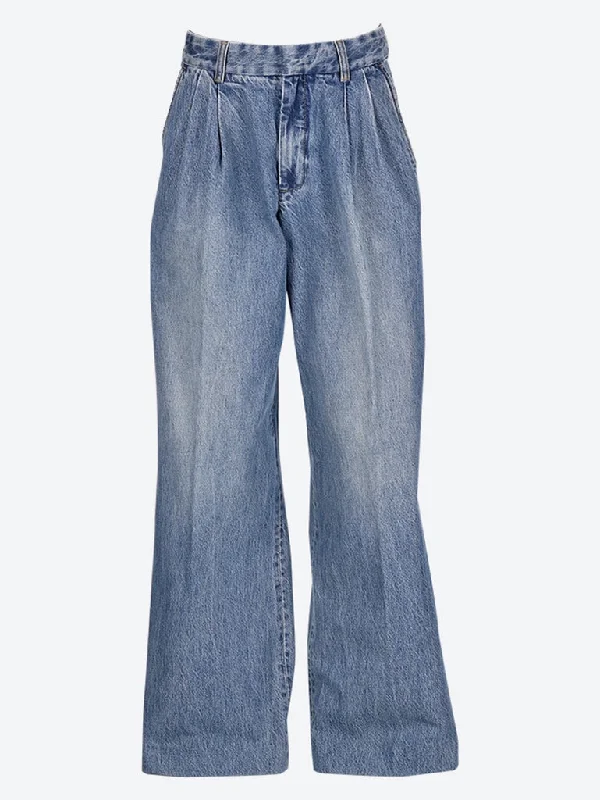 Twill Women Shorts with a Smooth Texture and DurabilityIllustration denim pants