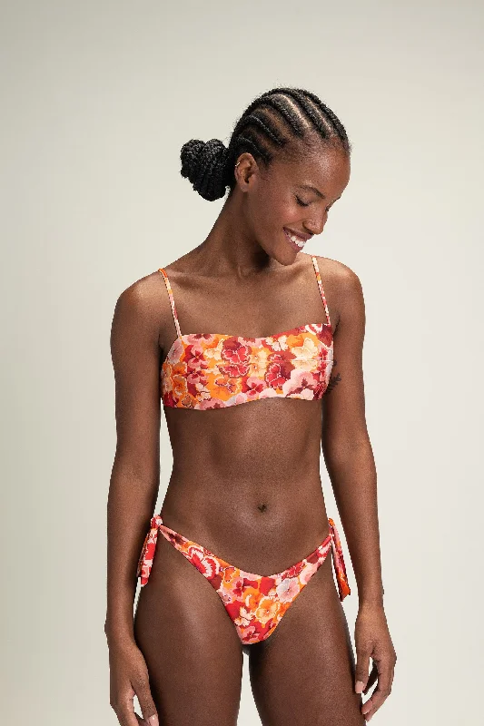 Striped bikini with a classic pattern for a timeless beach aestheticCut Spring Bandeau Bikini Top Striped bikini with a classic pattern for a timeless beach aestheticCut Spring Bandeau Bikini Top