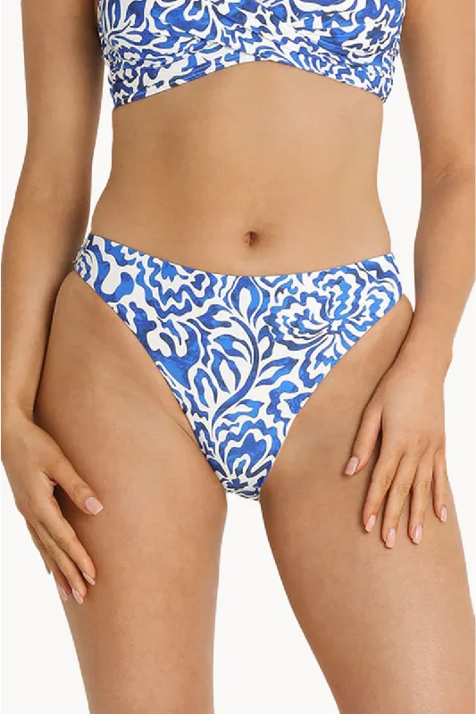 Floral - printed bikini for a feminine and colorful beach vibeSunseeker Corfu Classic Pant Blue Floral - printed bikini for a feminine and colorful beach vibeSunseeker Corfu Classic Pant Blue